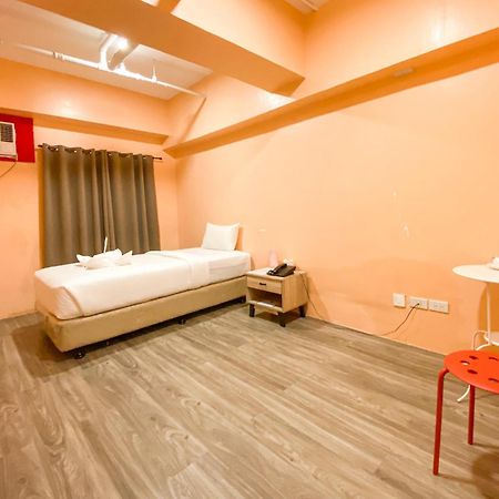 Kaizen Suites Манила Екстериор снимка
