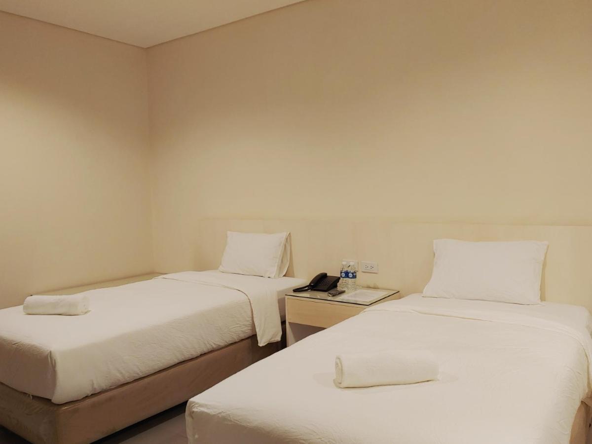 Kaizen Suites Манила Екстериор снимка