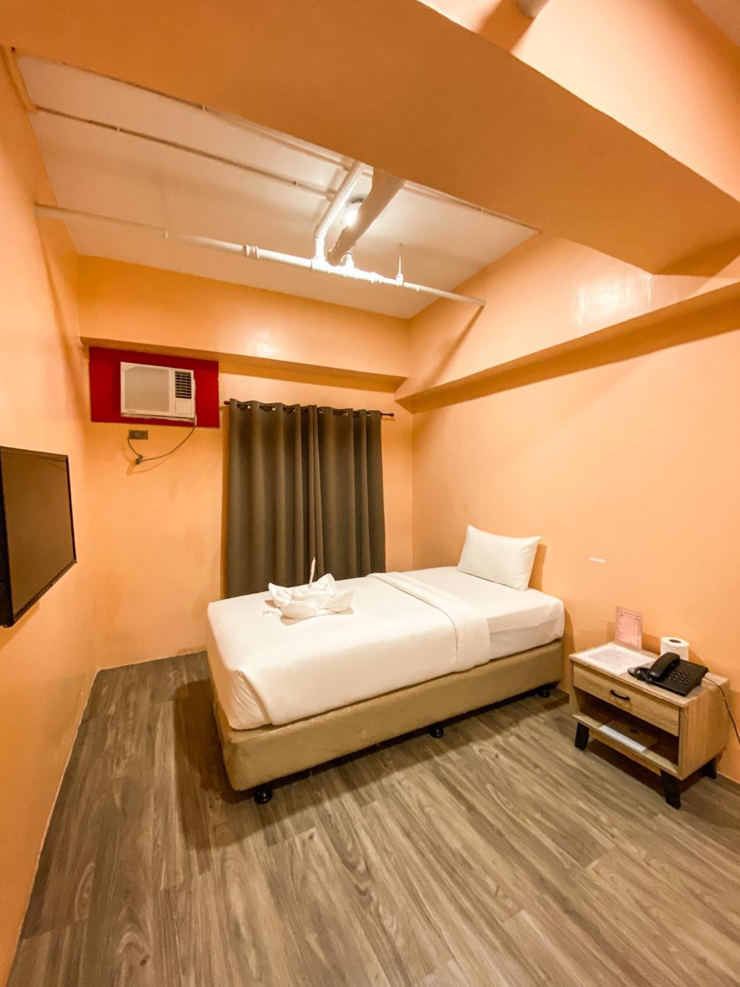Kaizen Suites Манила Екстериор снимка