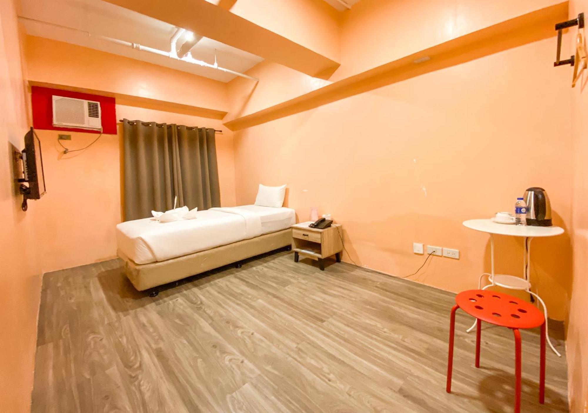 Kaizen Suites Манила Екстериор снимка