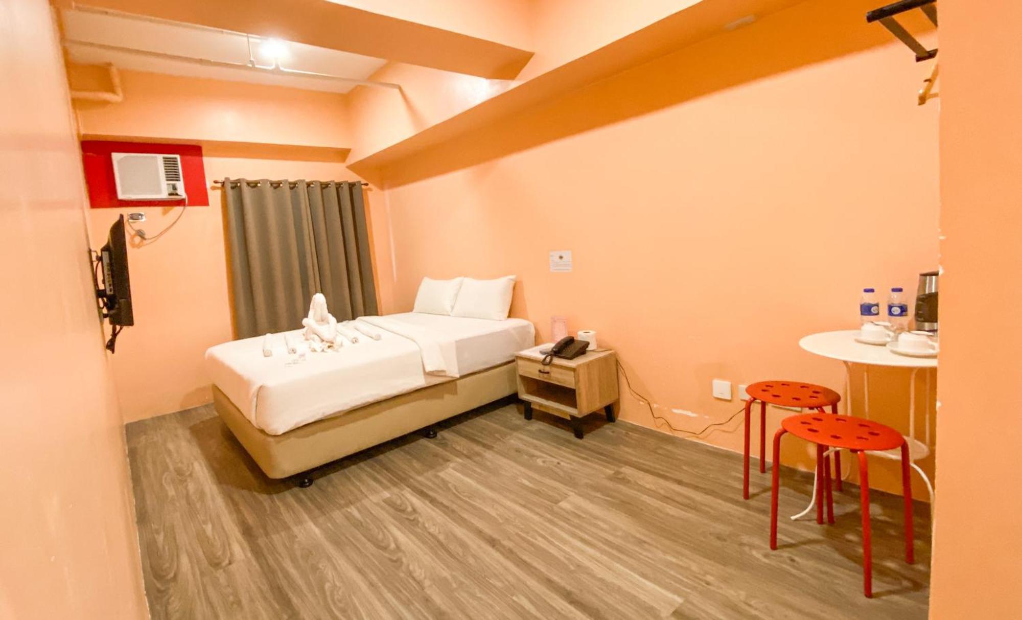 Kaizen Suites Манила Екстериор снимка