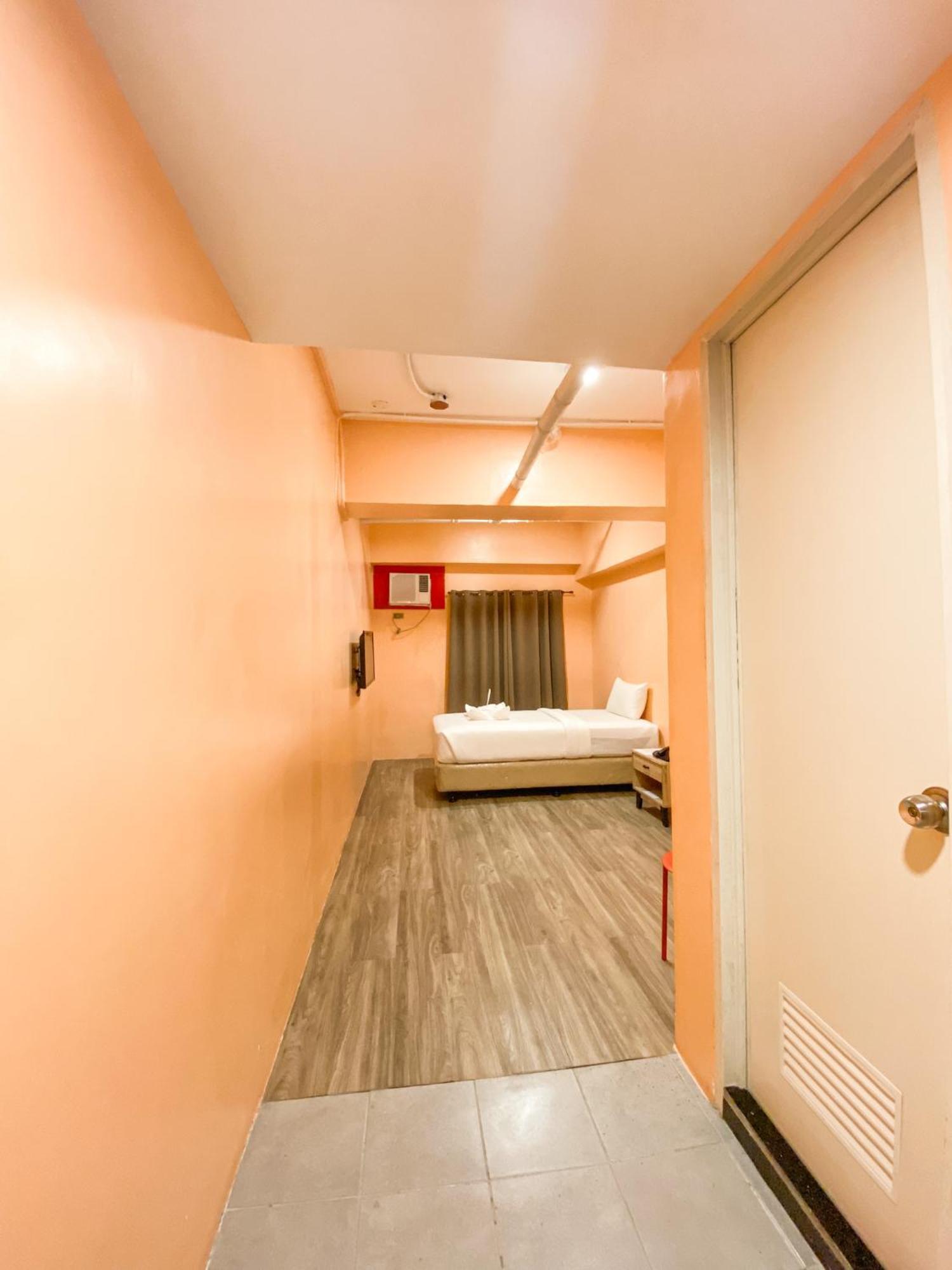Kaizen Suites Манила Екстериор снимка