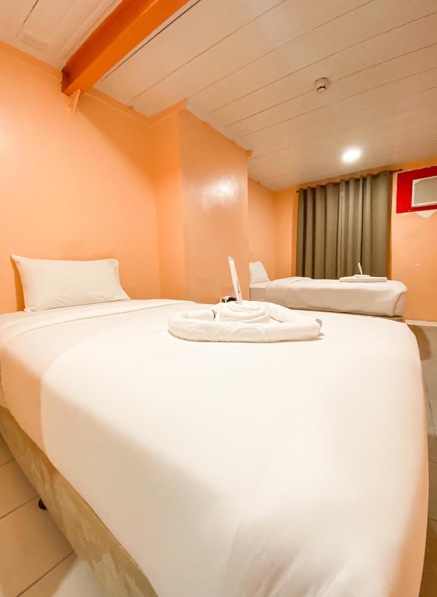 Kaizen Suites Манила Екстериор снимка